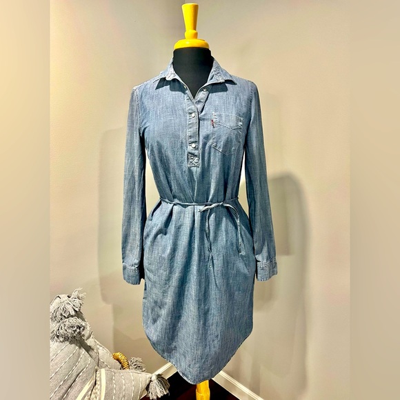 Women’s Levi’s Denim Jacket - Picture 1 of 5